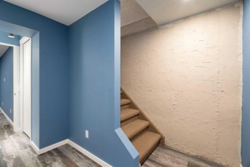 3226 Dover Crescent Se, Calgary, AB - Indoor Photo Showing Other Room