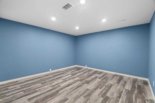 3226 Dover Crescent Se, Calgary, AB - Indoor Photo Showing Other Room