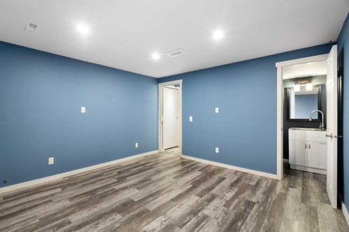 3226 Dover Crescent Se, Calgary, AB - Indoor Photo Showing Other Room