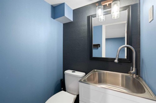 3226 Dover Crescent Se, Calgary, AB - Indoor Photo Showing Laundry Room