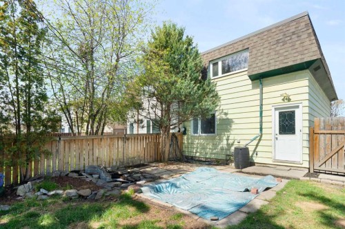 3226 Dover Crescent Se, Calgary, AB - Outdoor