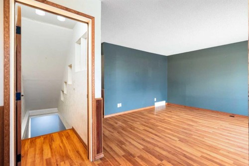 3226 Dover Crescent Se, Calgary, AB - Indoor Photo Showing Other Room