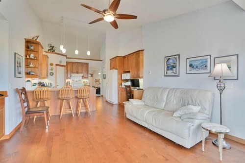 82 Valley Ridge Point Nw, Calgary, AB - Indoor Photo Showing Living Room