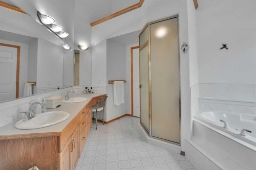 82 Valley Ridge Point Nw, Calgary, AB - Indoor Photo Showing Bathroom