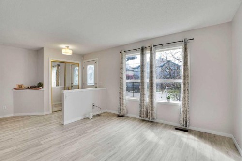 19 Taravista Gardens Ne, Calgary, AB - Indoor Photo Showing Other Room