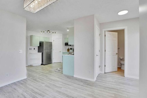 19 Taravista Gardens Ne, Calgary, AB - Indoor
