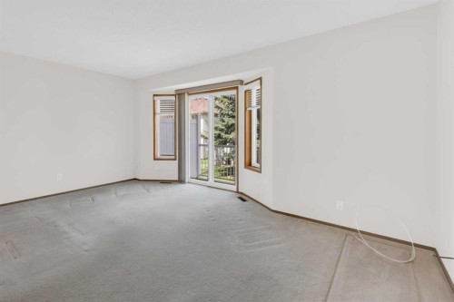 216 Shawinigan Drive Sw, Calgary, AB - Indoor Photo Showing Other Room