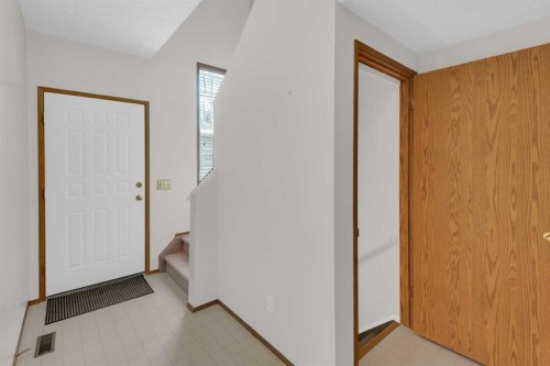 216 Shawinigan Drive Sw, Calgary, AB - Indoor Photo Showing Other Room