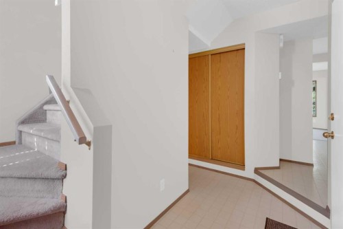 216 Shawinigan Drive Sw, Calgary, AB - Indoor Photo Showing Other Room