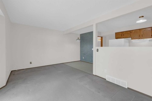 216 Shawinigan Drive Sw, Calgary, AB - Indoor
