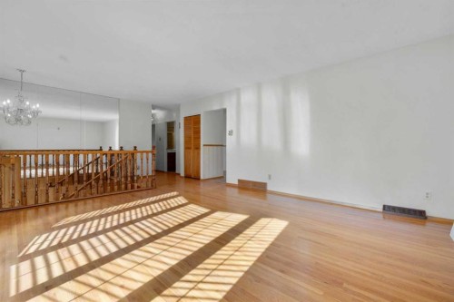 444 Woodland Crescent Se, Calgary, AB - Indoor Photo Showing Other Room