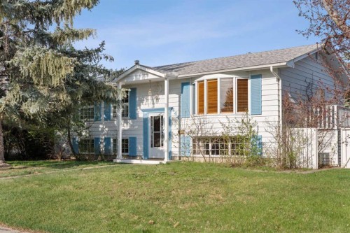 444 Woodland Crescent Se, Calgary, AB - Outdoor