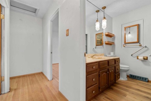 444 Woodland Crescent Se, Calgary, AB - Indoor Photo Showing Other Room