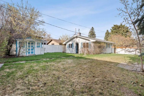 444 Woodland Crescent Se, Calgary, AB - Outdoor