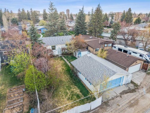 444 Woodland Crescent Se, Calgary, AB - Outdoor