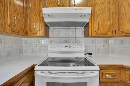 336 Whitworth Way Ne, Calgary, AB - Indoor Photo Showing Kitchen