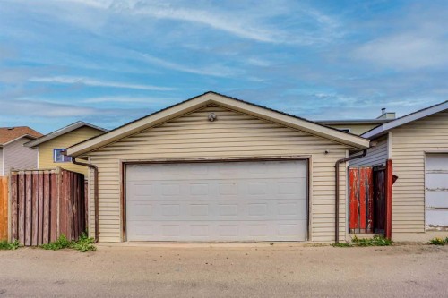 336 Whitworth Way Ne, Calgary, AB - Outdoor
