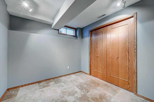 91 Valley Ridge Green Nw, Calgary, AB - Indoor Photo Showing Other Room