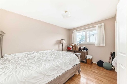 247 Huntford Way Ne, Calgary, AB - Indoor Photo Showing Bedroom