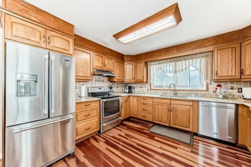 247 Huntford Way Ne, Calgary, AB - Indoor Photo Showing Kitchen With Stainless Steel Kitchen