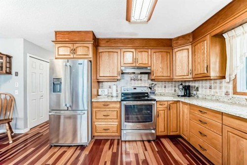 247 Huntford Way Ne, Calgary, AB - Indoor Photo Showing Kitchen