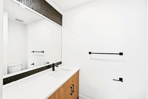 193 Hidden Creek Road Nw, Calgary, AB - Indoor Photo Showing Bathroom