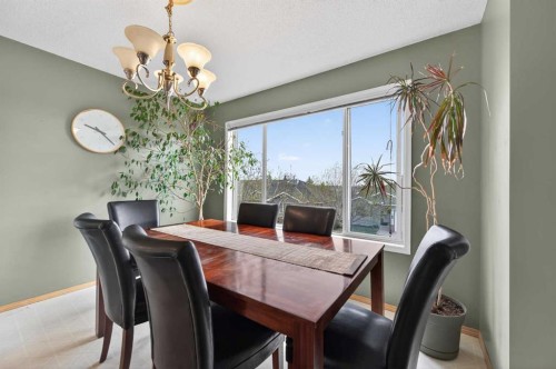 33 Harvest Oak Circle Ne, Calgary, AB - Indoor Photo Showing Dining Room
