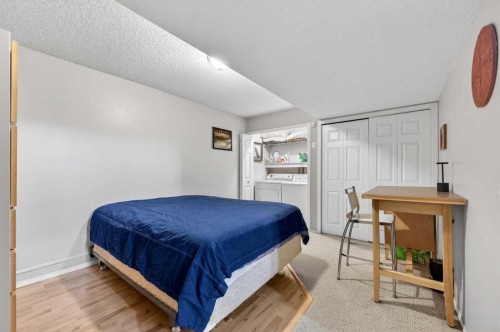 33 Harvest Oak Circle Ne, Calgary, AB - Indoor Photo Showing Bedroom