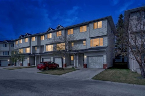 33 Harvest Oak Circle Ne, Calgary, AB - Outdoor With Facade