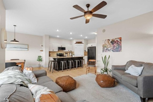 10 Heritage View, Cochrane, AB - Indoor Photo Showing Living Room