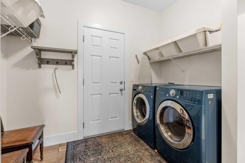 10 Heritage View, Cochrane, AB - Indoor Photo Showing Laundry Room