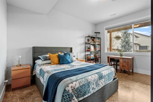 10 Heritage View, Cochrane, AB - Indoor Photo Showing Bedroom