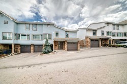 80 Coachway Gardens SW Calgary, AB T3J 2V9