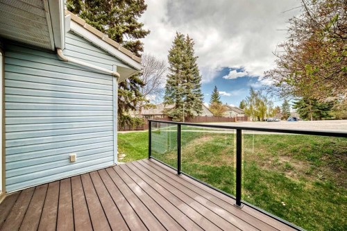 80 Coachway Gardens Sw, Calgary, AB - Outdoor