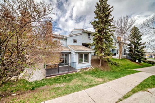 80 Coachway Gardens Sw, Calgary, AB - Outdoor