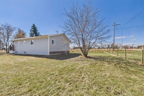 4712 51 Avenue, Alix, AB - Outdoor