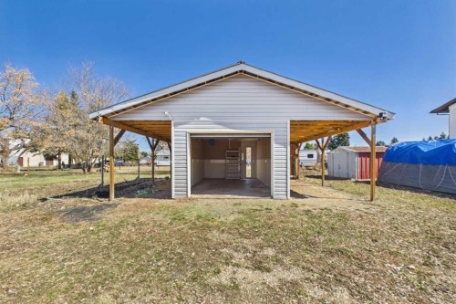 4712 51 Avenue, Alix, AB - Outdoor