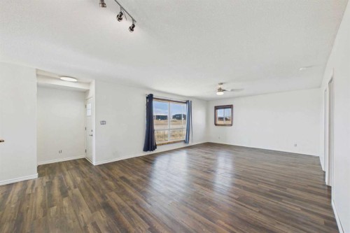 4712 51 Avenue, Alix, AB - Indoor