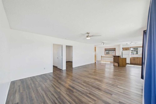 4712 51 Avenue, Alix, AB - Indoor