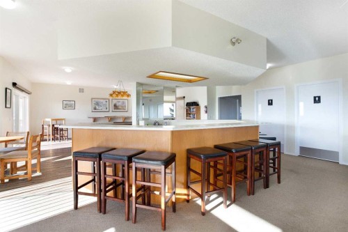 8-118 Strathcona Road Sw, Calgary, AB - Indoor Photo Showing Dining Room