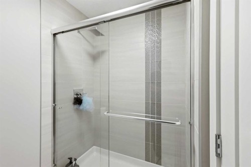 75 Aspen Summit Court Sw, Calgary, AB - Indoor Photo Showing Bathroom