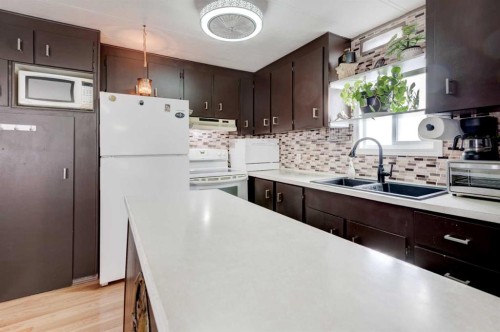 829 Bayview Road, Strathmore, AB 
