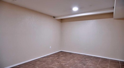 48 Riverbrook Road Se, Calgary, AB - Indoor Photo Showing Other Room