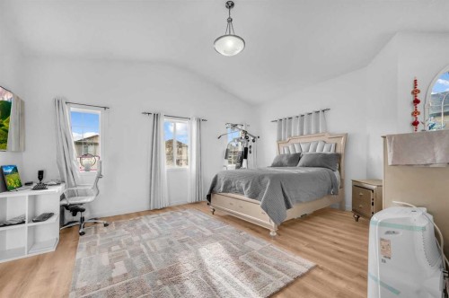 300 Taracove Estate Drive Ne, Calgary, AB - Indoor Photo Showing Bedroom