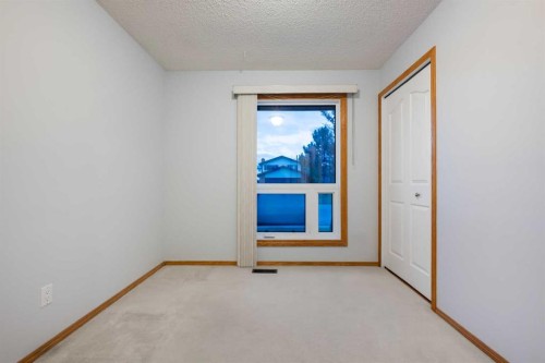 479 Templevale Drive Ne, Calgary, AB - Indoor Photo Showing Other Room