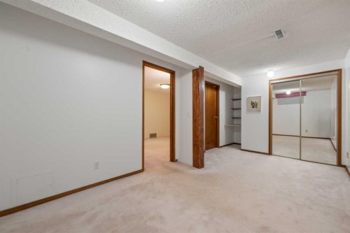 479 Templevale Drive Ne, Calgary, AB - Indoor Photo Showing Other Room