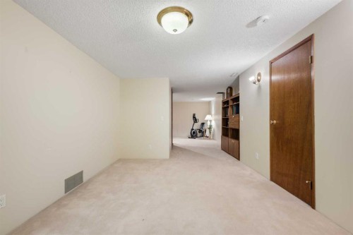 479 Templevale Drive Ne, Calgary, AB - Indoor Photo Showing Other Room