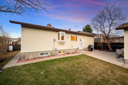 479 Templevale Drive Ne, Calgary, AB - Outdoor With Exterior