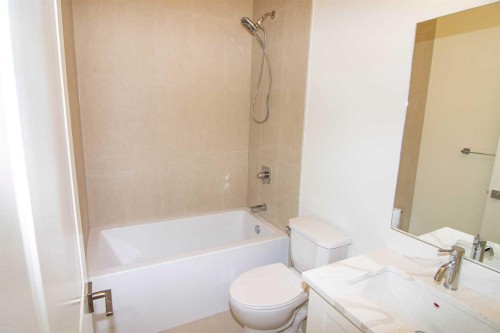 31 Wolf Crescent, Okotoks, AB - Indoor Photo Showing Bathroom