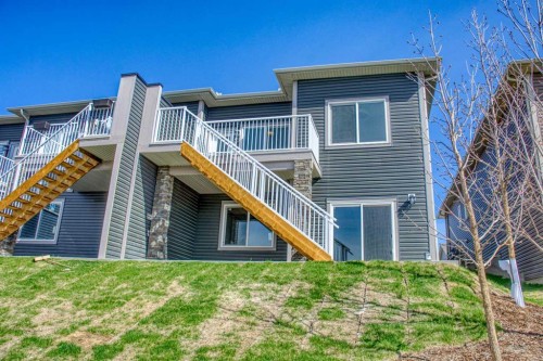 31 Wolf Crescent, Okotoks, AB - Outdoor